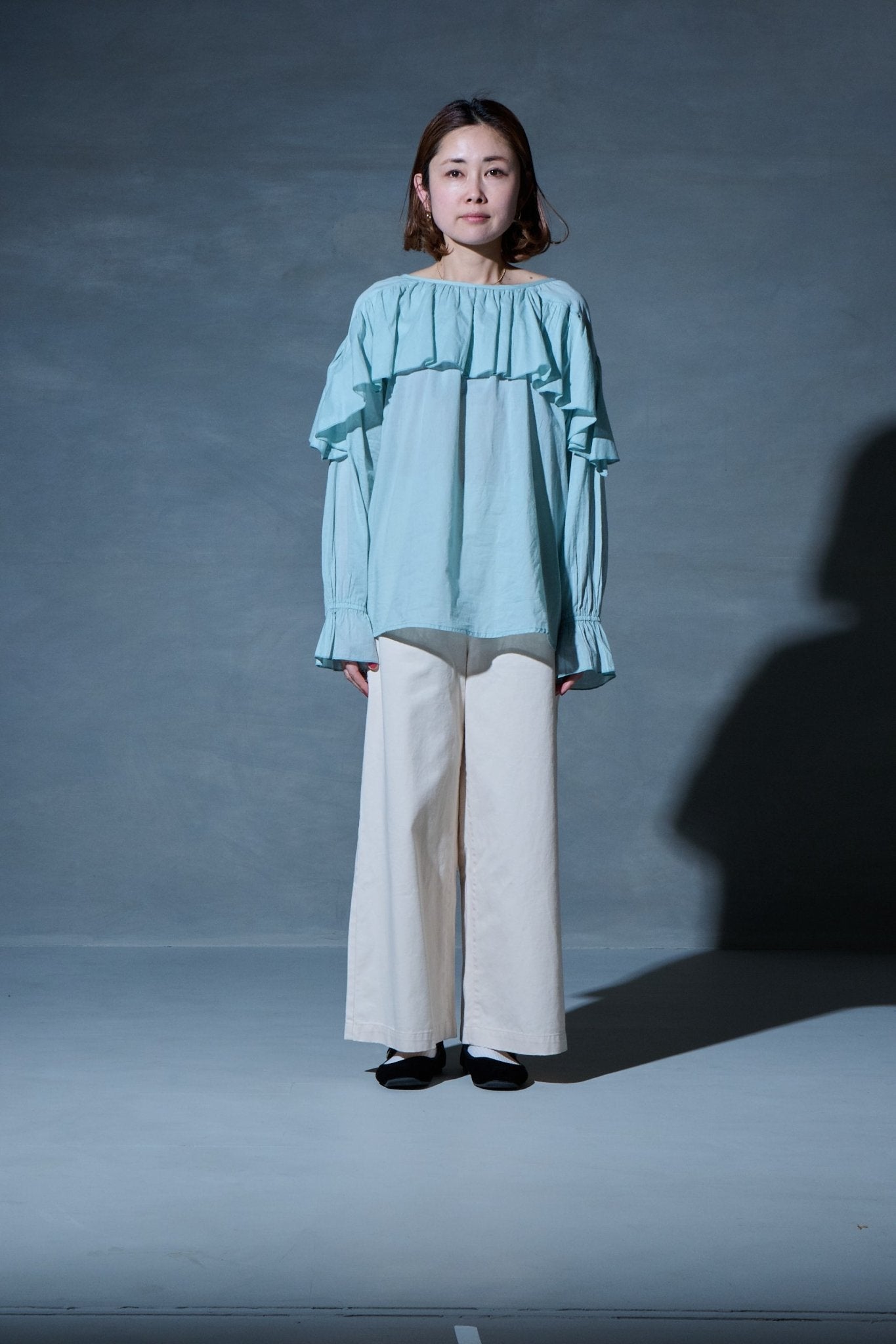 FRILL COLLAR BLOUSE - モアプラス moreplus